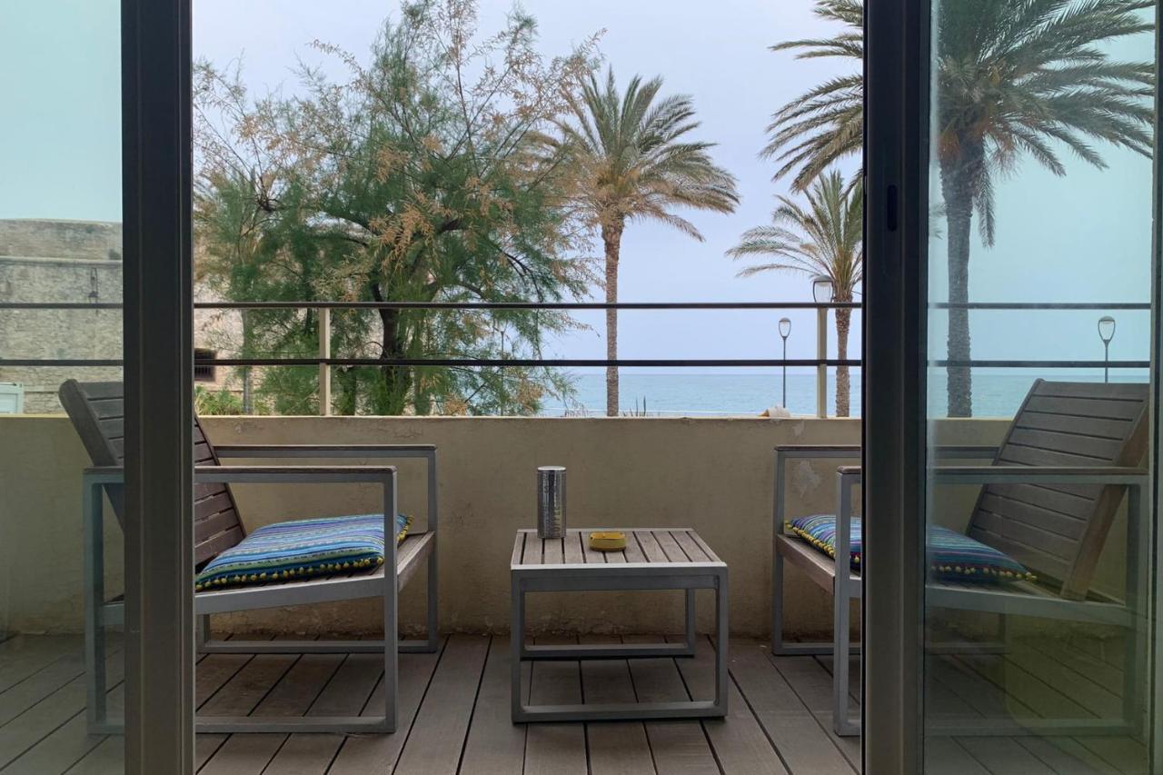 Fully Equipped Beachfront Studio In The Heart Of The City Center Bd Leclerc Antibes Exteriör bild