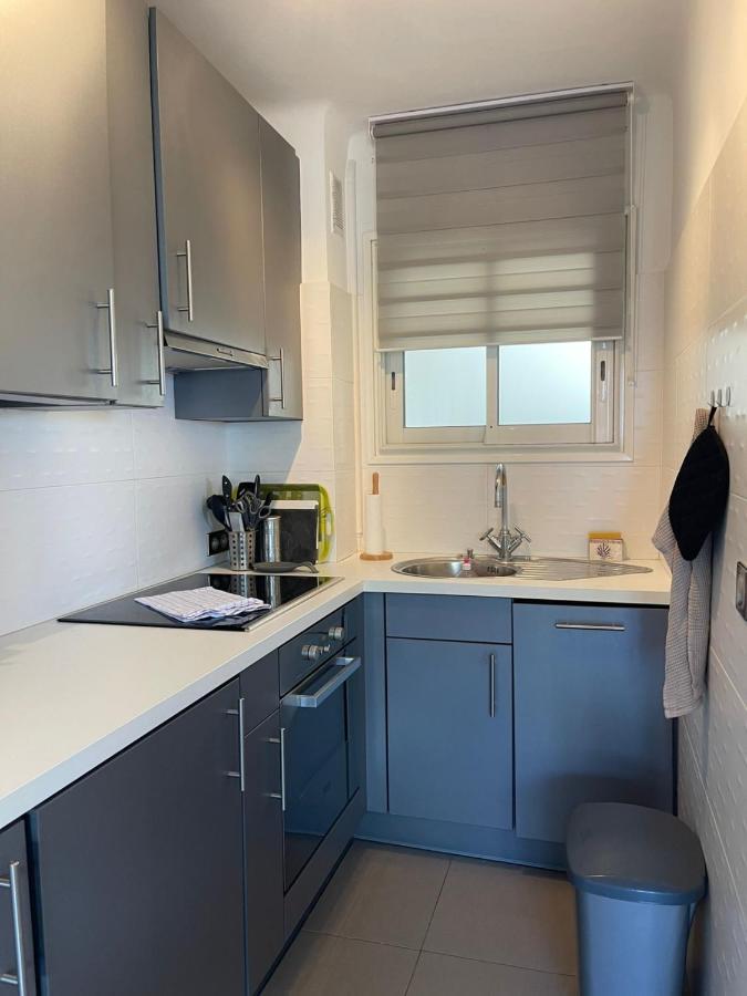 Fully Equipped Beachfront Studio In The Heart Of The City Center Bd Leclerc Antibes Exteriör bild
