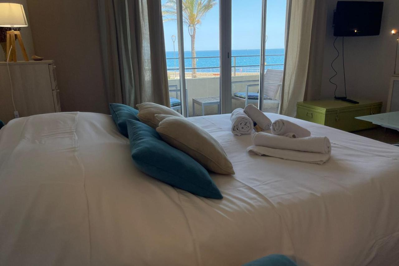 Fully Equipped Beachfront Studio In The Heart Of The City Center Bd Leclerc Antibes Exteriör bild