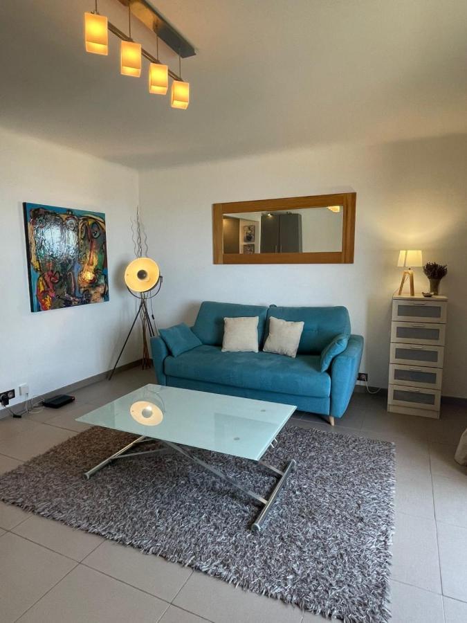 Fully Equipped Beachfront Studio In The Heart Of The City Center Bd Leclerc Antibes Exteriör bild