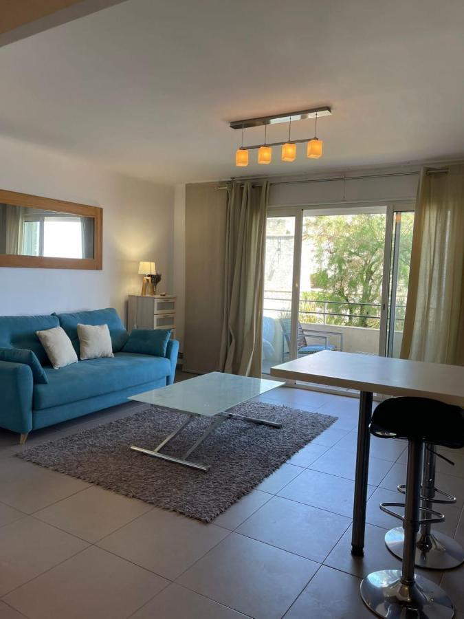 Fully Equipped Beachfront Studio In The Heart Of The City Center Bd Leclerc Antibes Exteriör bild